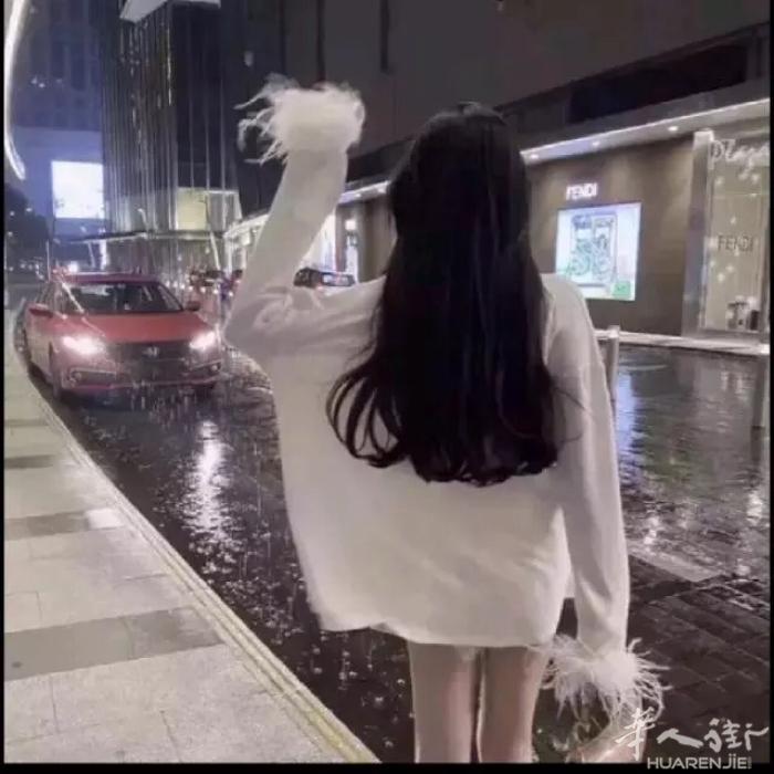 此女子四十岁征婚、单身、无孩，南方人，身高165，打工一族！非诚勿扰！看清楚、想