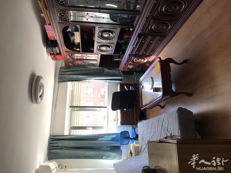 马德里 六号线 plaza eliptica 两室一厅独立厅