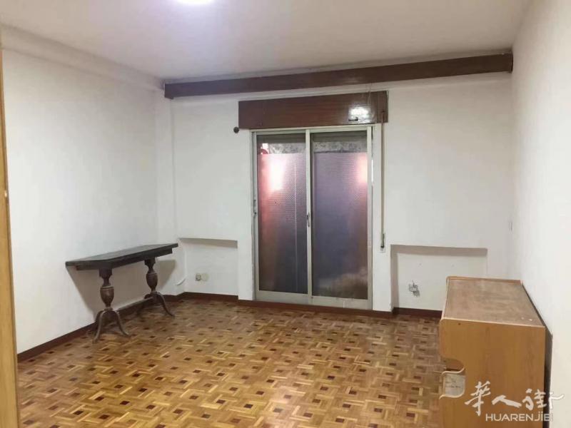 6号线USERA ，中华超市，鹿城套房出租