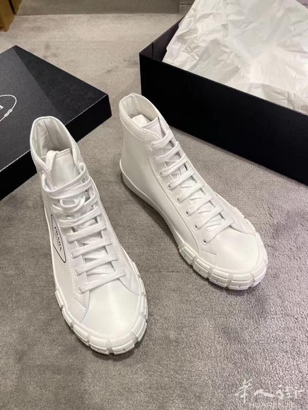 出一双prada全新 42码 没穿过 原价 620