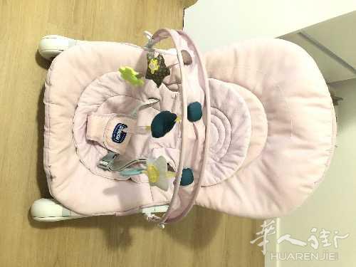 九成新chicco宝宝摇摇椅和多用收纳袋便宜出