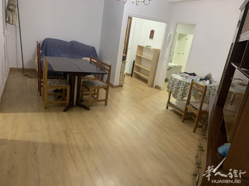 (无中介)6路OPORTO 地铁口附近三房一厅出租 三个阳台