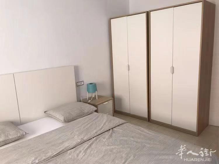 巴塞L3Roquetes300来米三室出租620欧