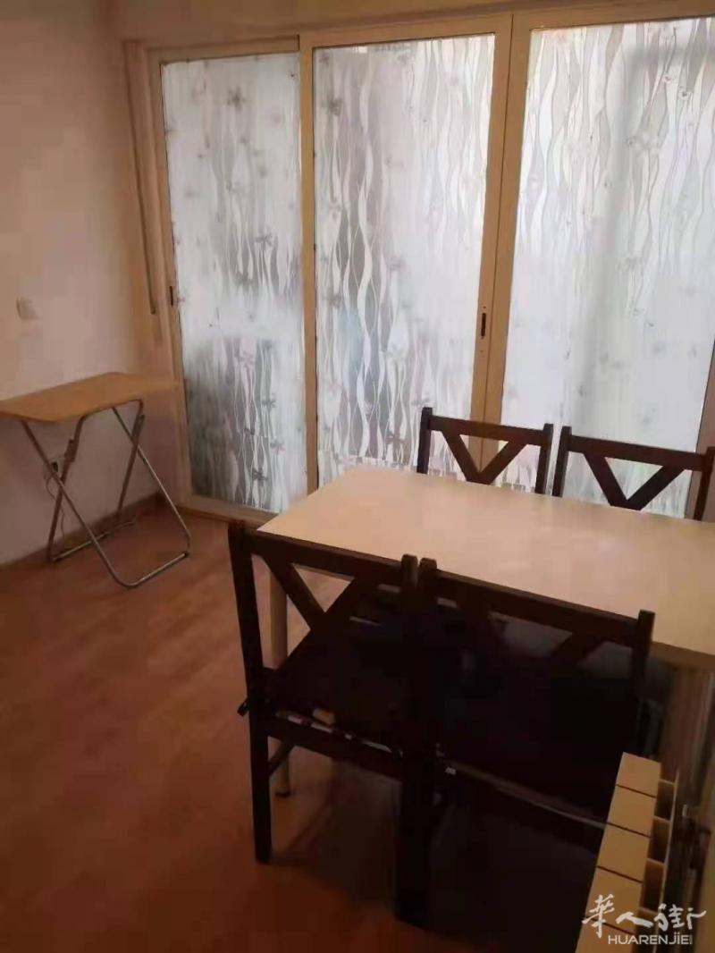 地铁6号线usera2室1厅1卫整租600