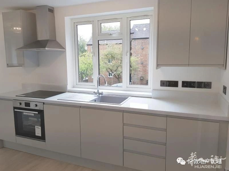 East Finchley N2新装修三房两卫公寓出售