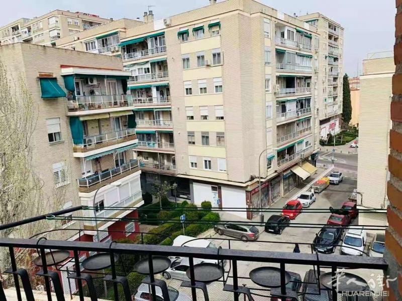 马德里10号线batan房屋出租.
