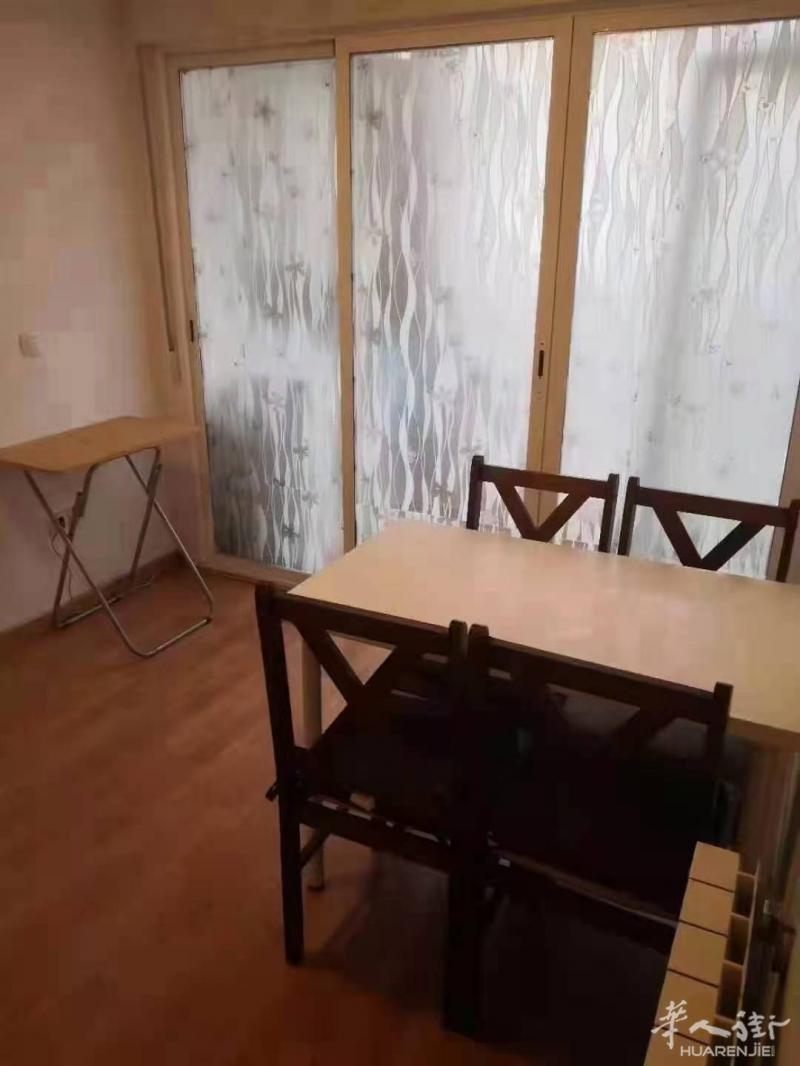 地铁6号线usera2室1厅整租600