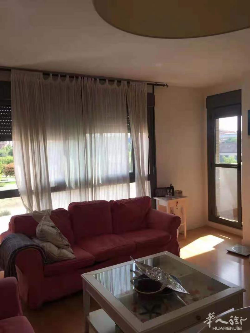 getafe3室1厅2卫146平整租900押2
