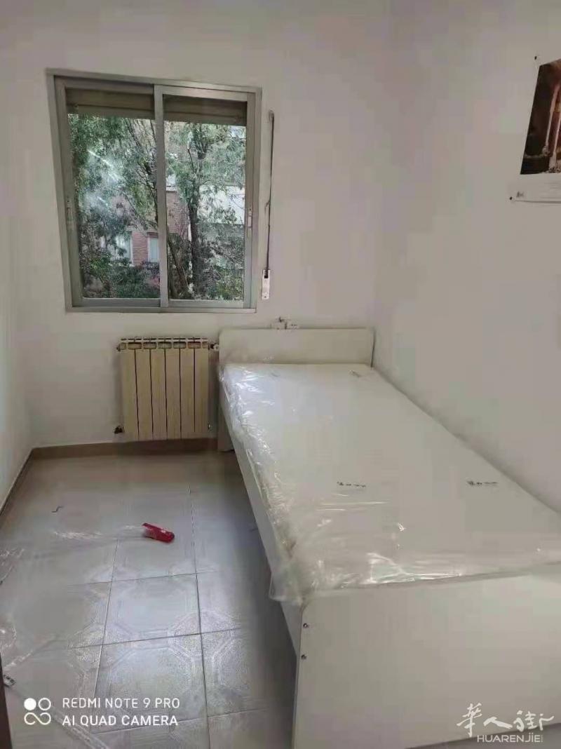 10号线Begoña地铁口三室一厅整租