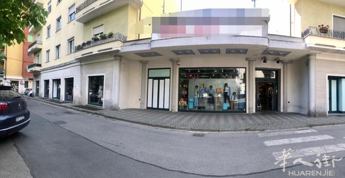 Asti旁边城市市中心300多平方服装店转让，空店或带货都可以、生意稳定，都是老