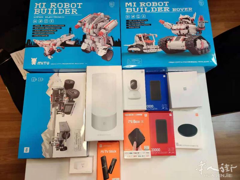 搬家甩卖家里的电子产品，总共五件：华为智能手表GT,全新，买电脑送的119出
