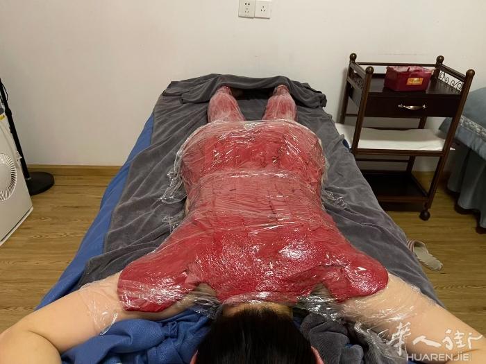 邱天道泥灸，排寒湿，补阳气，散解瘀堵，化解百病，所有的疾病来自于寒湿和瘀堵。