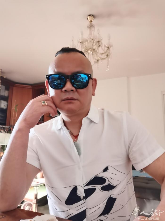 有缘分加微信。是地话号码。0658444482谢谢大家！