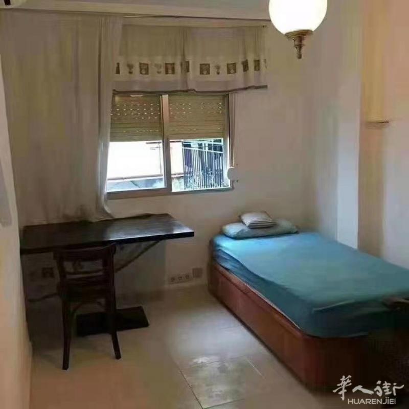 近胡卡9号线vicalvaro三室一厅+小院子