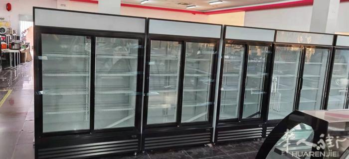 出售全新特价糖果店，超市冰箱。卧式玻璃门硬冰，欢迎咨询 WX H60599944