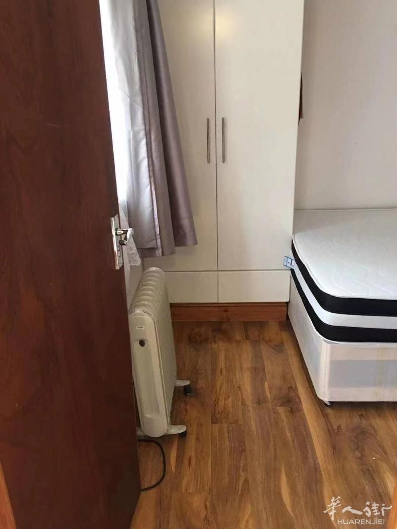 带浴室的双人房出租