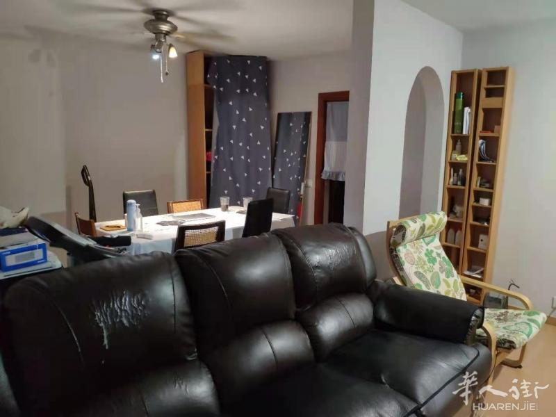 10号线于Batán和Casa de Campo之间单间出租