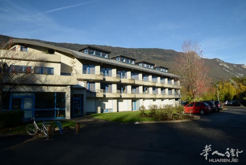 近尚贝里 (Chambery)高商，语言学校，446欧，秋季入学，公交1、2路：Université Le Bourget du Lac