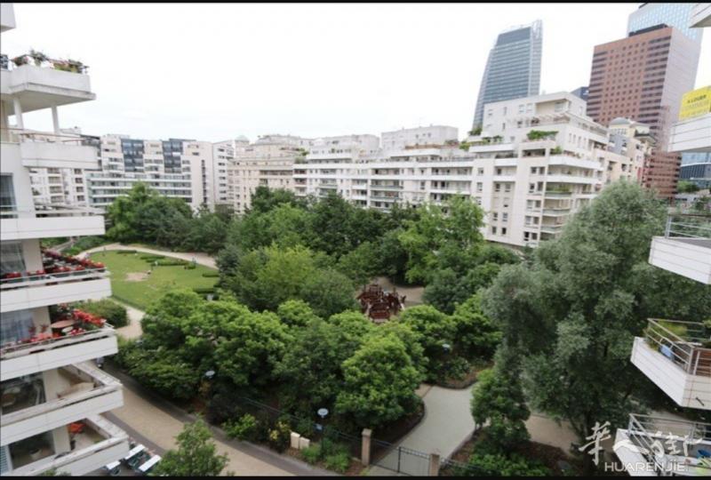 La Défense  A线和 1号线 40平一室一厅长租 1150欧/月即日可住