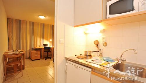 马赛学生公寓6月出租,近KEDGE,ENSA,590欧,M2 Rond Point du Prado站