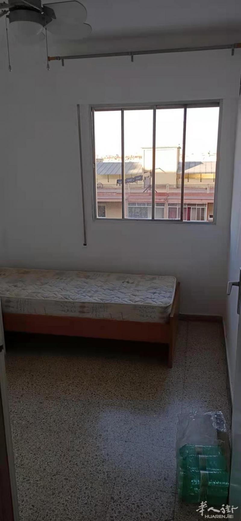 Sant marti 地铁口2分钟