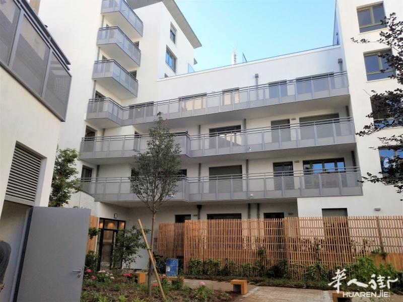 房东直租,二室一厅全新房,13号线 Saint-Denis Porte de Paris 出口一分钟,近巴黎八大,十三大。