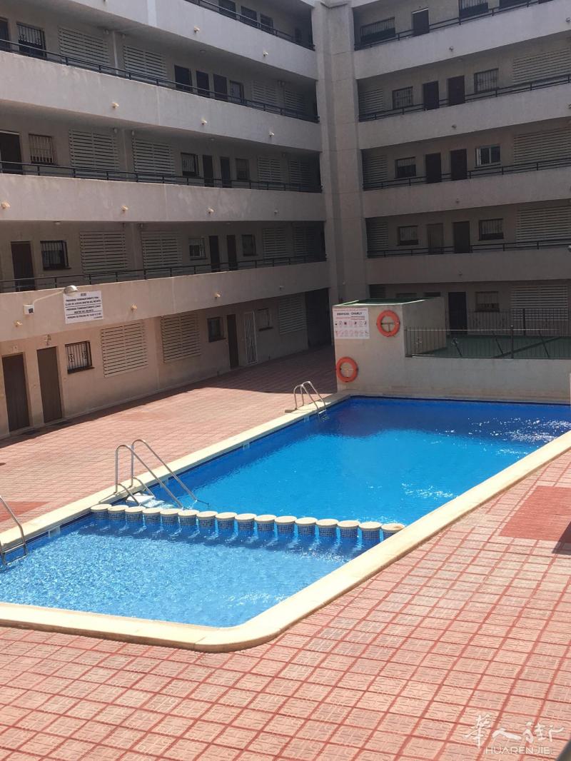 SE VENDE PISO en Torrevieja (Alicante), 90000 euros