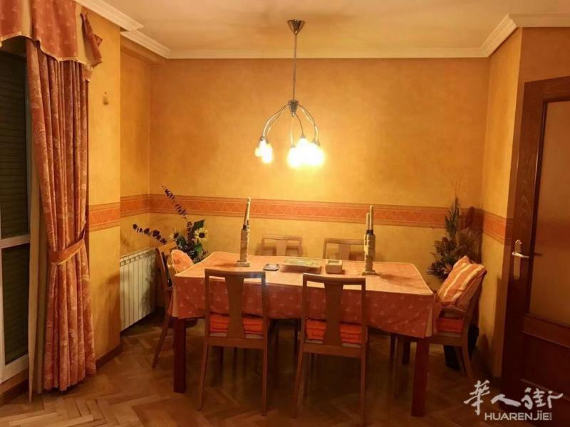 sanfermin三室两卫1000整租 8月起租