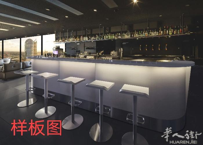 都灵边店面，(带墙壁)出售(需要装修)。可以开，餐馆，酒吧，老虎机，pizza,