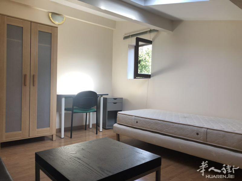 94省著名安全区 A线快铁 St Maur站 3房1厅现出租一个房间