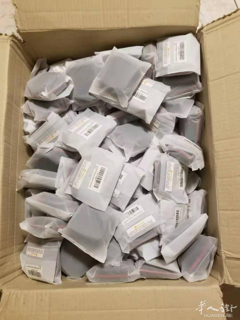 清货！全新苹果AIRPODS夜光耳机壳五件套，0.5一套，量大更优惠。