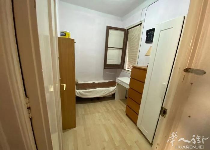 🏡巴塞两个单间出租，3号线paral lel附近，房子四室一卫，1楼，只租女生