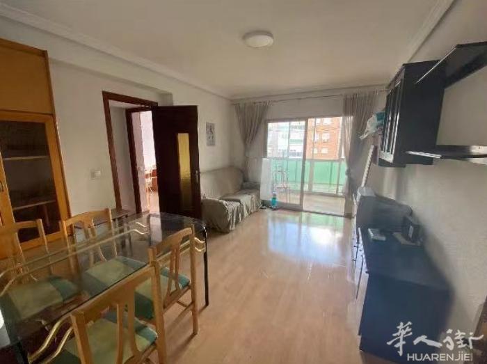 🏡马德里北部附近女生宿舍单间出租 离地铁口5分钟距离位于七号线Avda.del