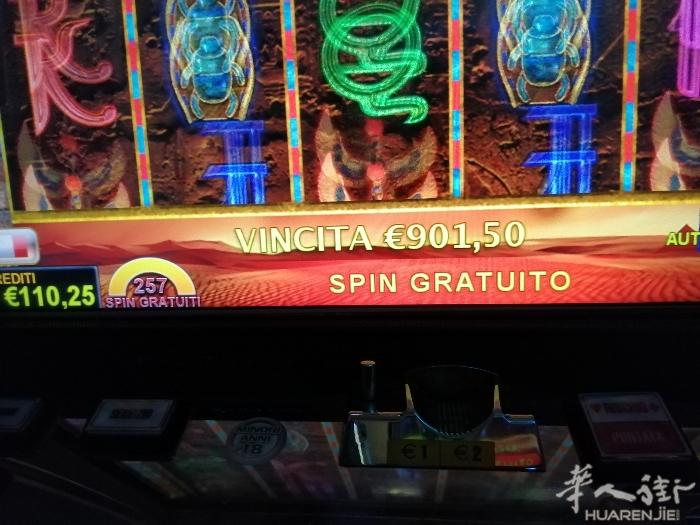 1Sala giochi VLT,   1 bar con slot machi