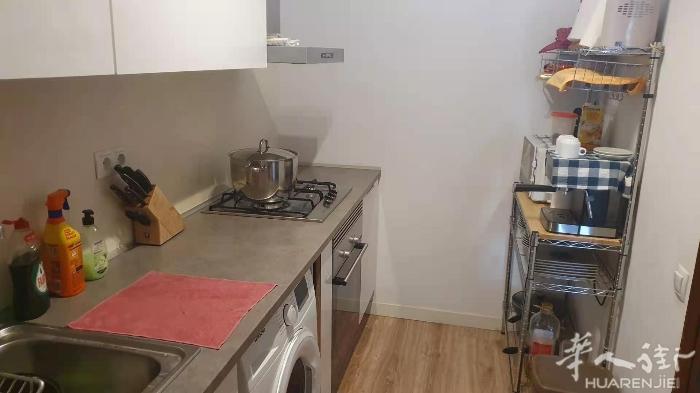 🏡巴塞单间出租，位于L3和L5号线VALL D’HEBRON站，复式loft，