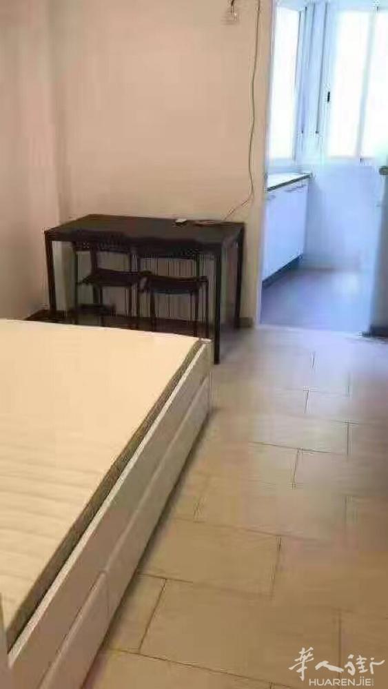 《6号线carpetana 单身公寓600欧包水网】  10月起租、地铁口两分钟