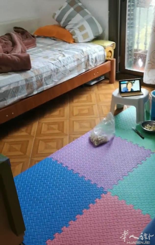 🏡巴塞单间出租，住家离L 1 地铁Rocafort 地铁二分钟左右，三路地铁p