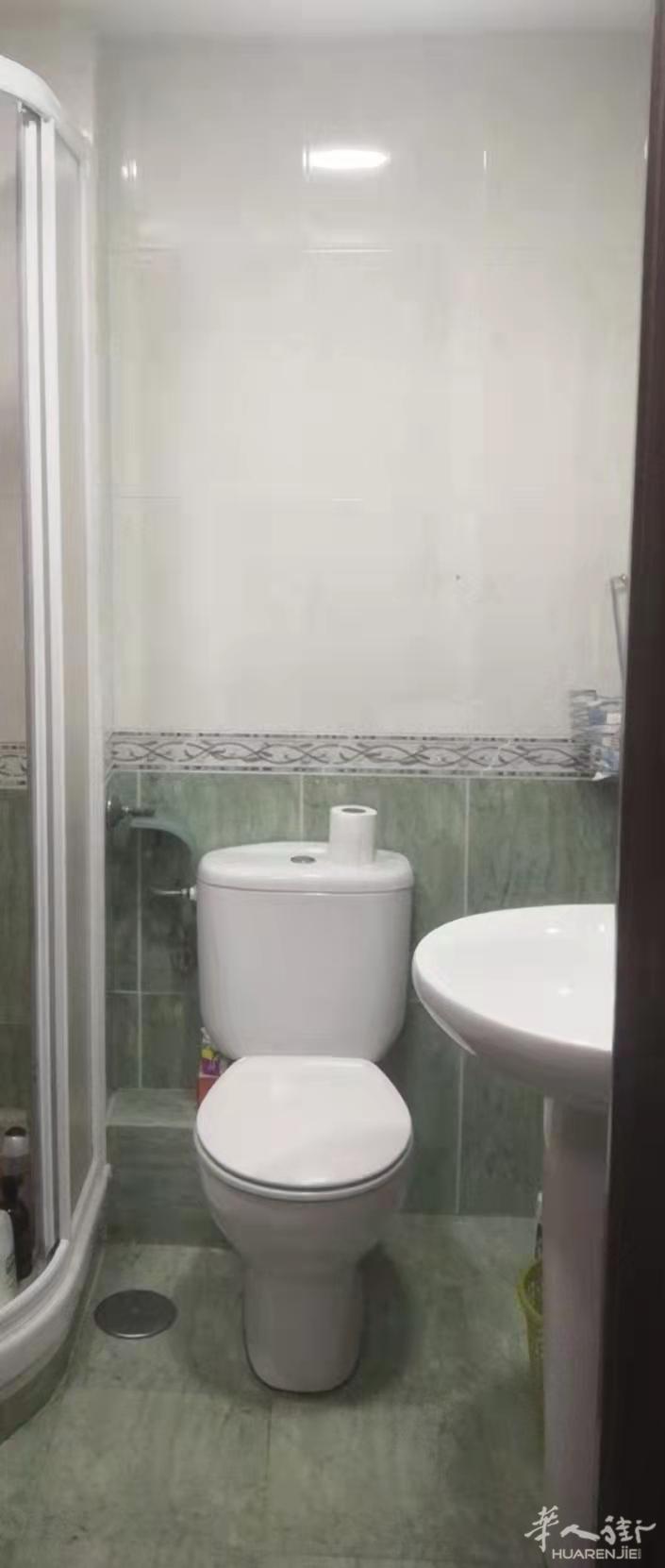 6号线Usera3室2卫1厅整租700