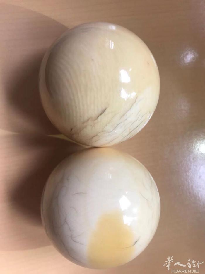 一对老象牙球转让