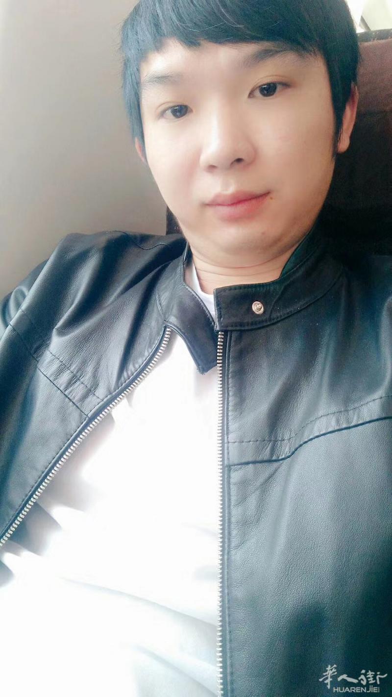 本人浙江瑞安人。真心找一个女朋友。能聊聊的加微信3778492522。