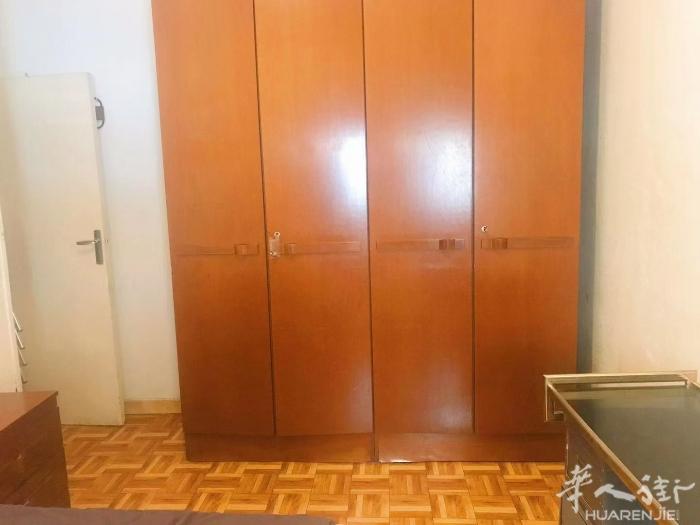 🏡巴塞单间出租，Cornella sant lldefons （离地铁口两分钟