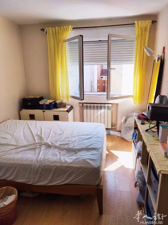🏡1号线tetuan地铁口单间出租，地铁直通市中心，方便去大学城及马自治 大房