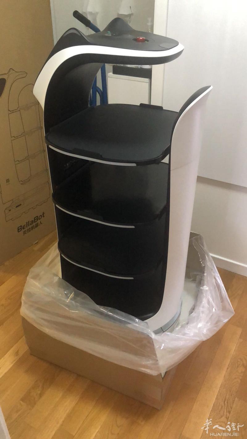 出全新送餐机器人贝拉一台3900. 买家自己安装自己运。 原价10800