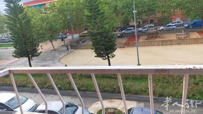 🏡巴塞两个单间出租，Sabadell norte 火车站附近，房子四室一厅，还