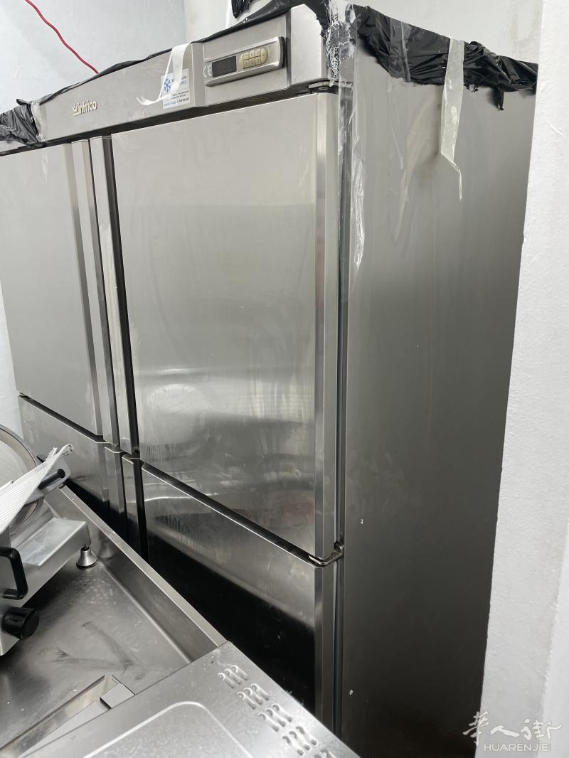 barcelona 4门餐馆专用冰箱 个人出售