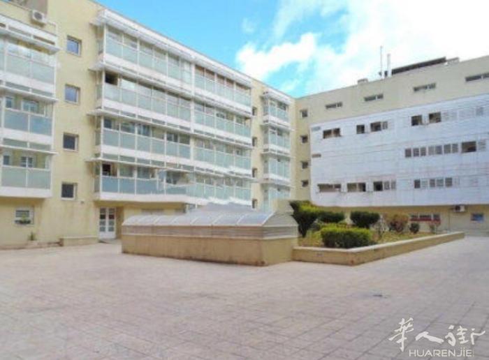 🏡马德里3路san fermi单人间出租 ，离地铁口3分钟 ，购物方便封闭小区