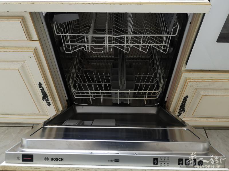 8成新BOSCH洗碗机，100欧出售