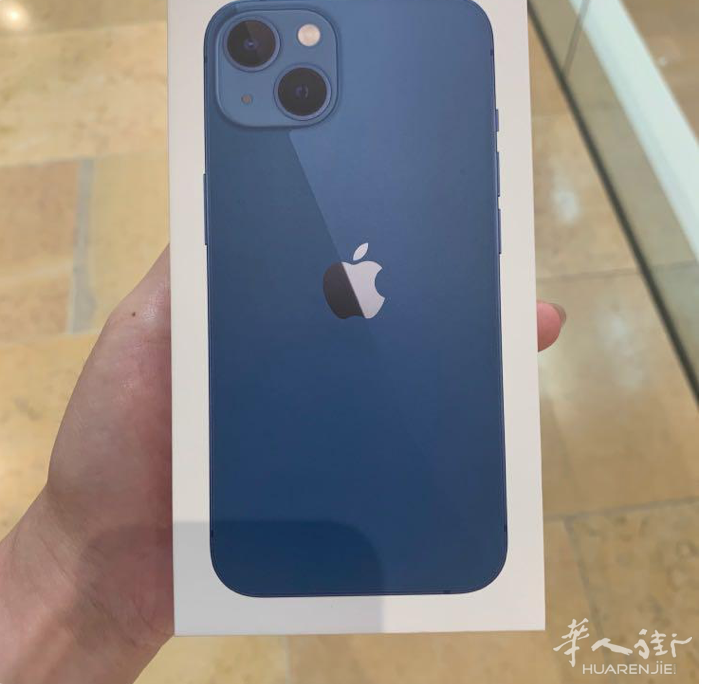 全新iphone 13 蓝色，512G,1050出售，全新未拆封。