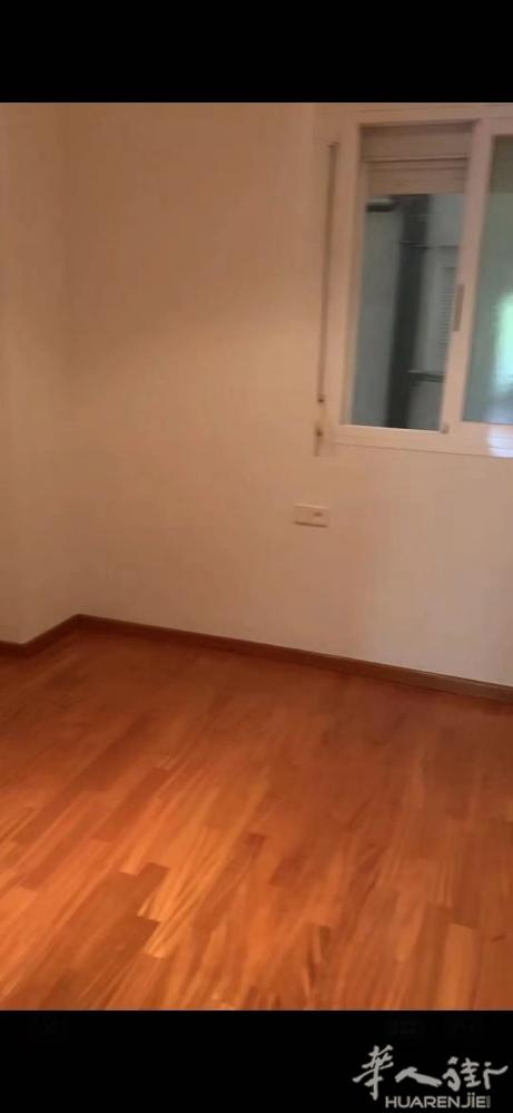 🏡巴塞3个单间出租， Granvia新装修，位于Gran via交通局边，楼下