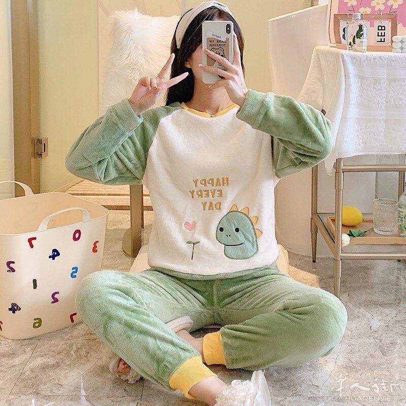 女式睡衣套装,睡衣,厚保暖,法兰绒,珊瑚色,卡通,动物,秋冬 预定款三个星期到货 外省可以邮寄,更多图片加 + 微信 631961275